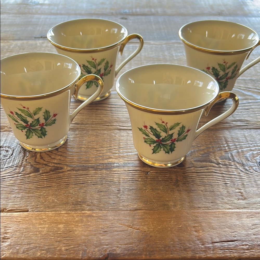 Lenox Cream and Gold Dining Mugs Elegant Set Christmas Pattern